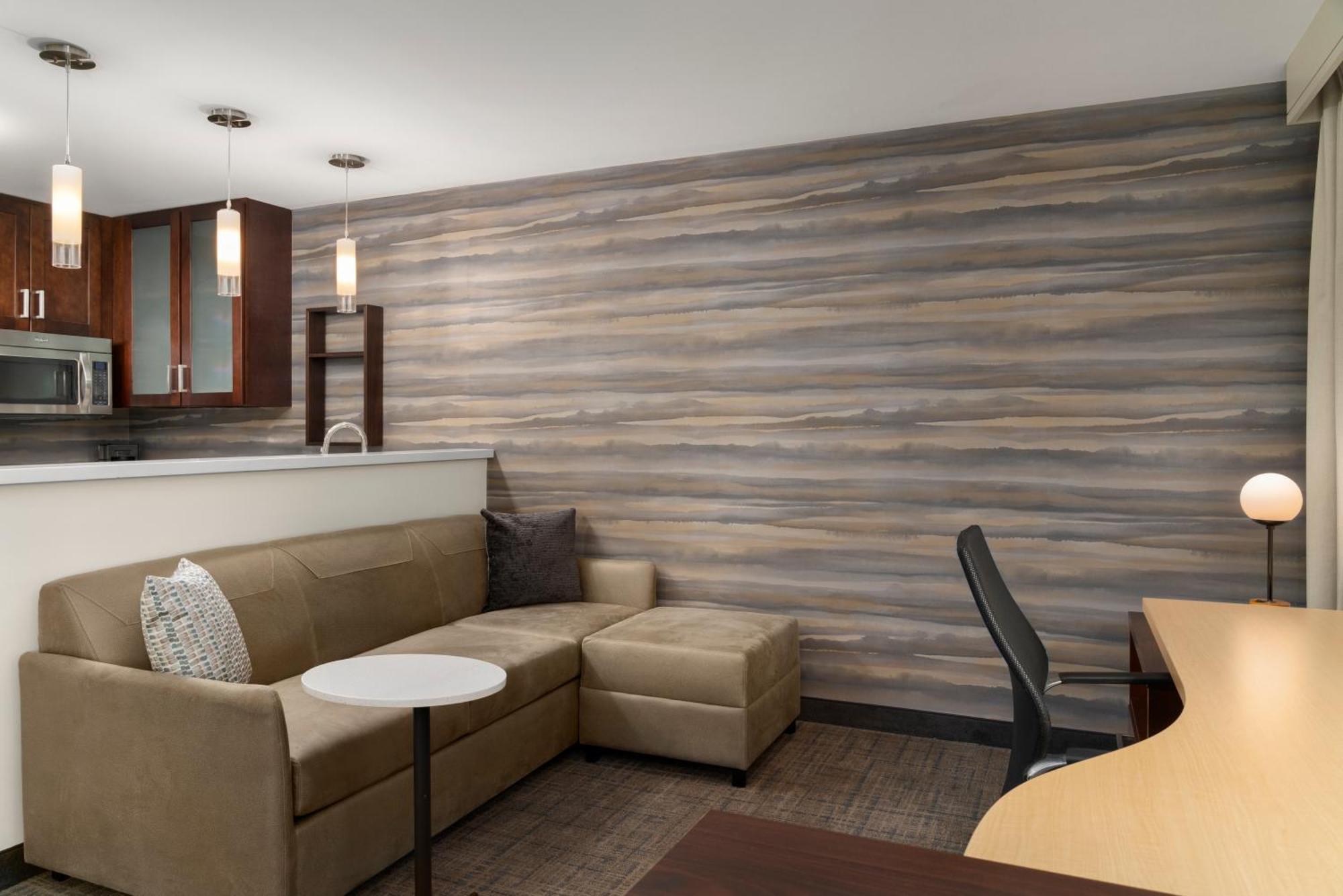 Hotel By Marriott Kingston