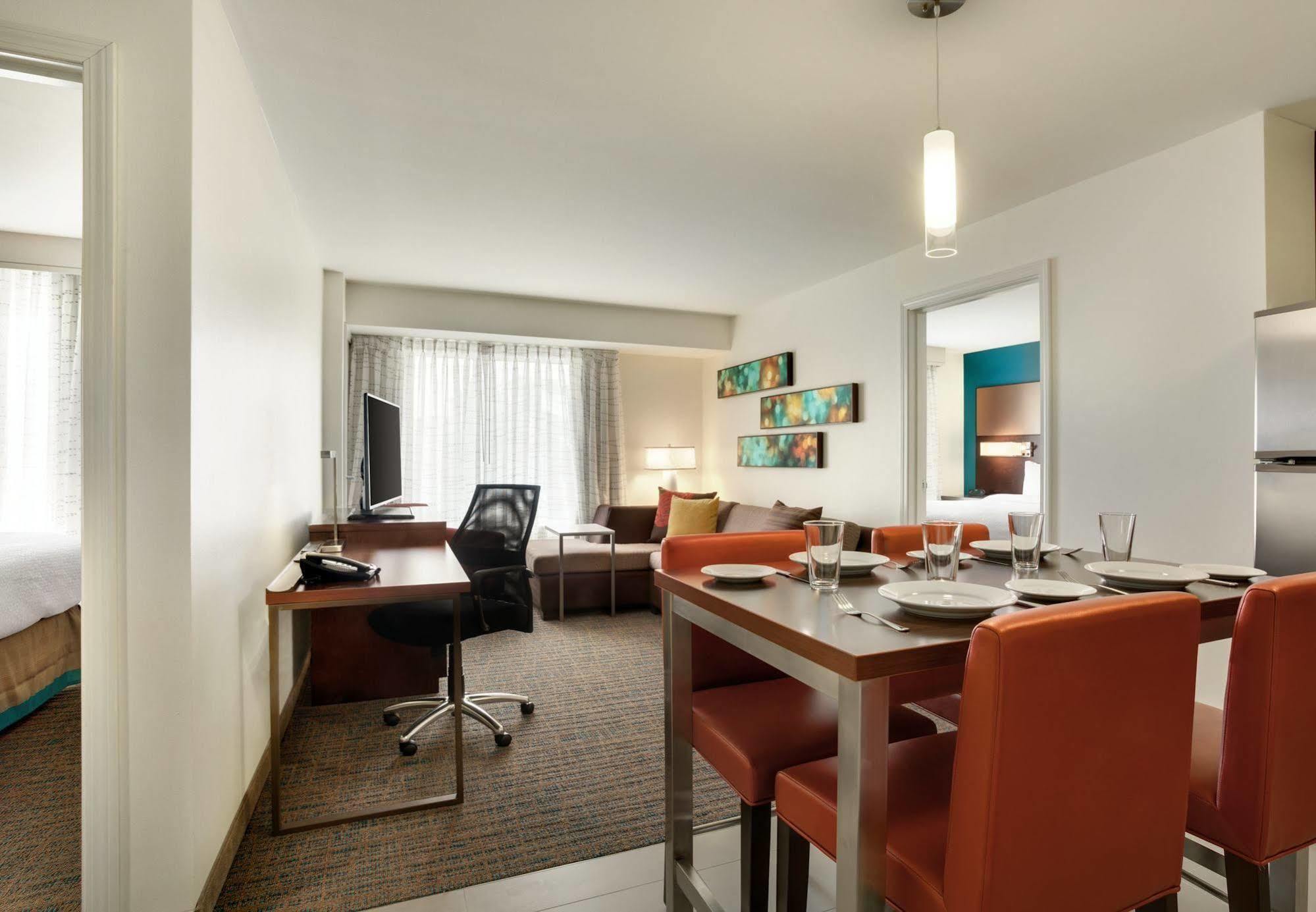 By Marriott 3* Kingston